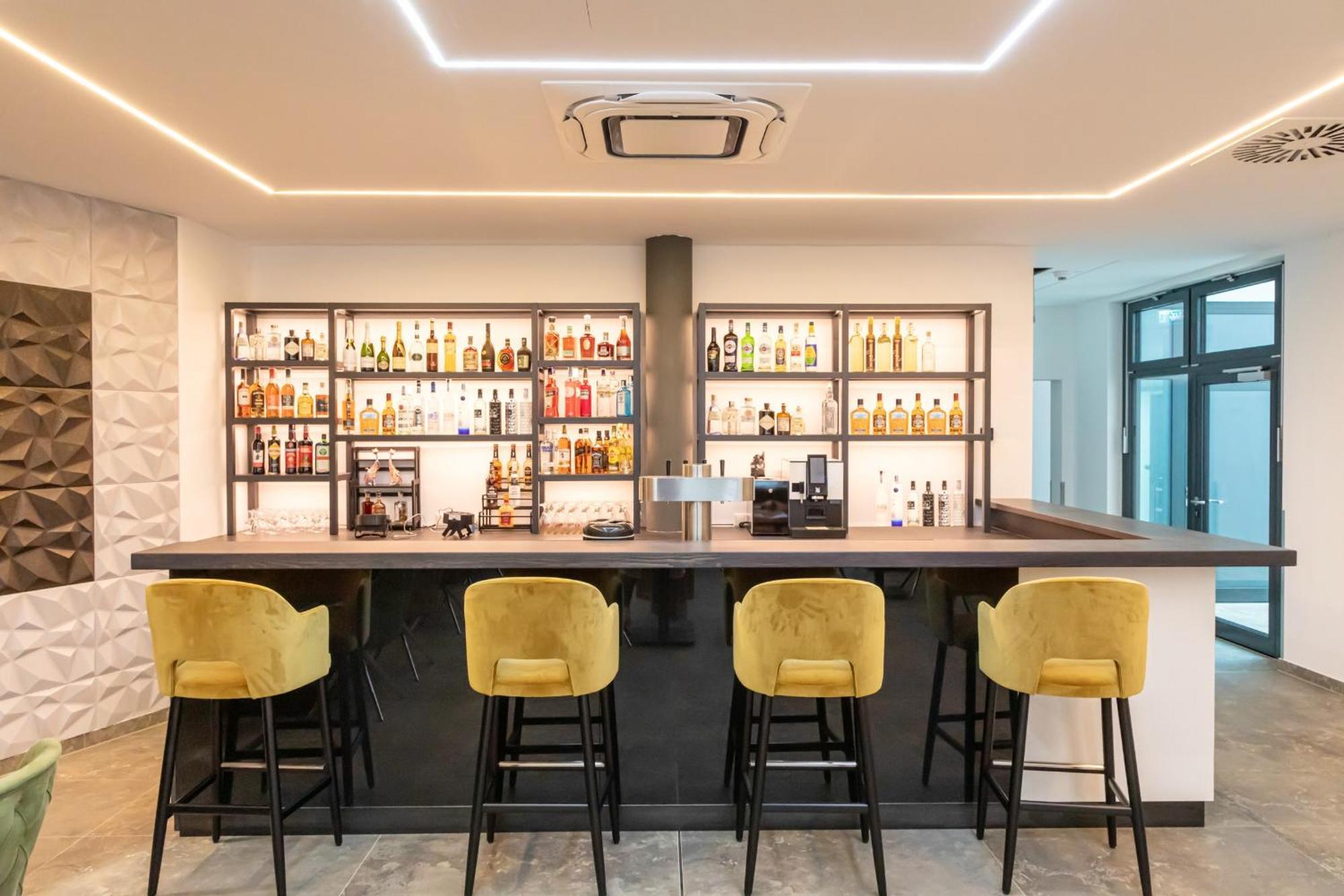 Central Hotel & Lounge Adult Only Γκόσλαρ Εξωτερικό φωτογραφία